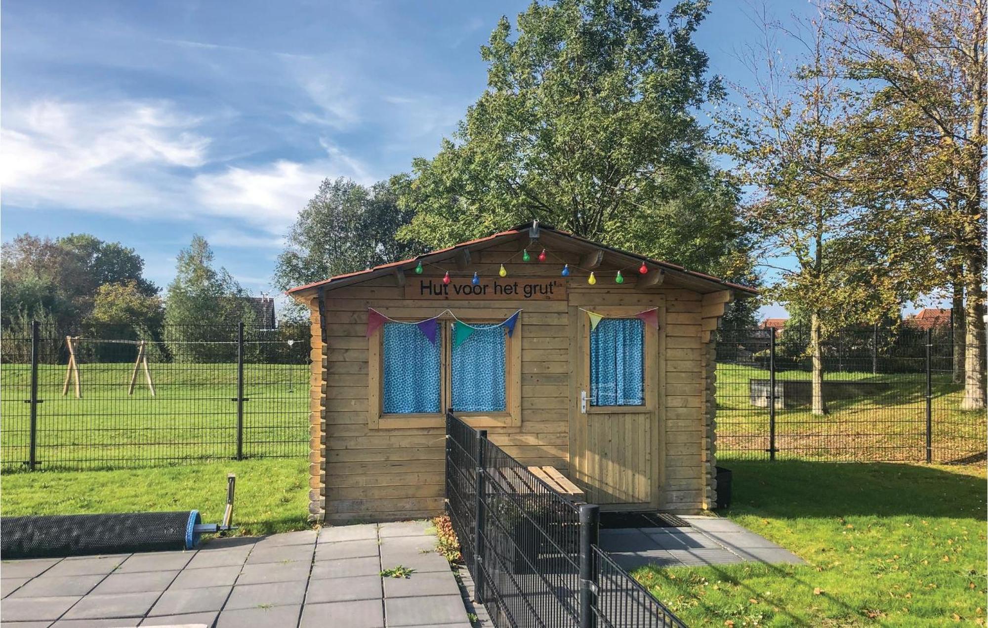 Lovely Home In Tzummarum With Wifi Екстер'єр фото