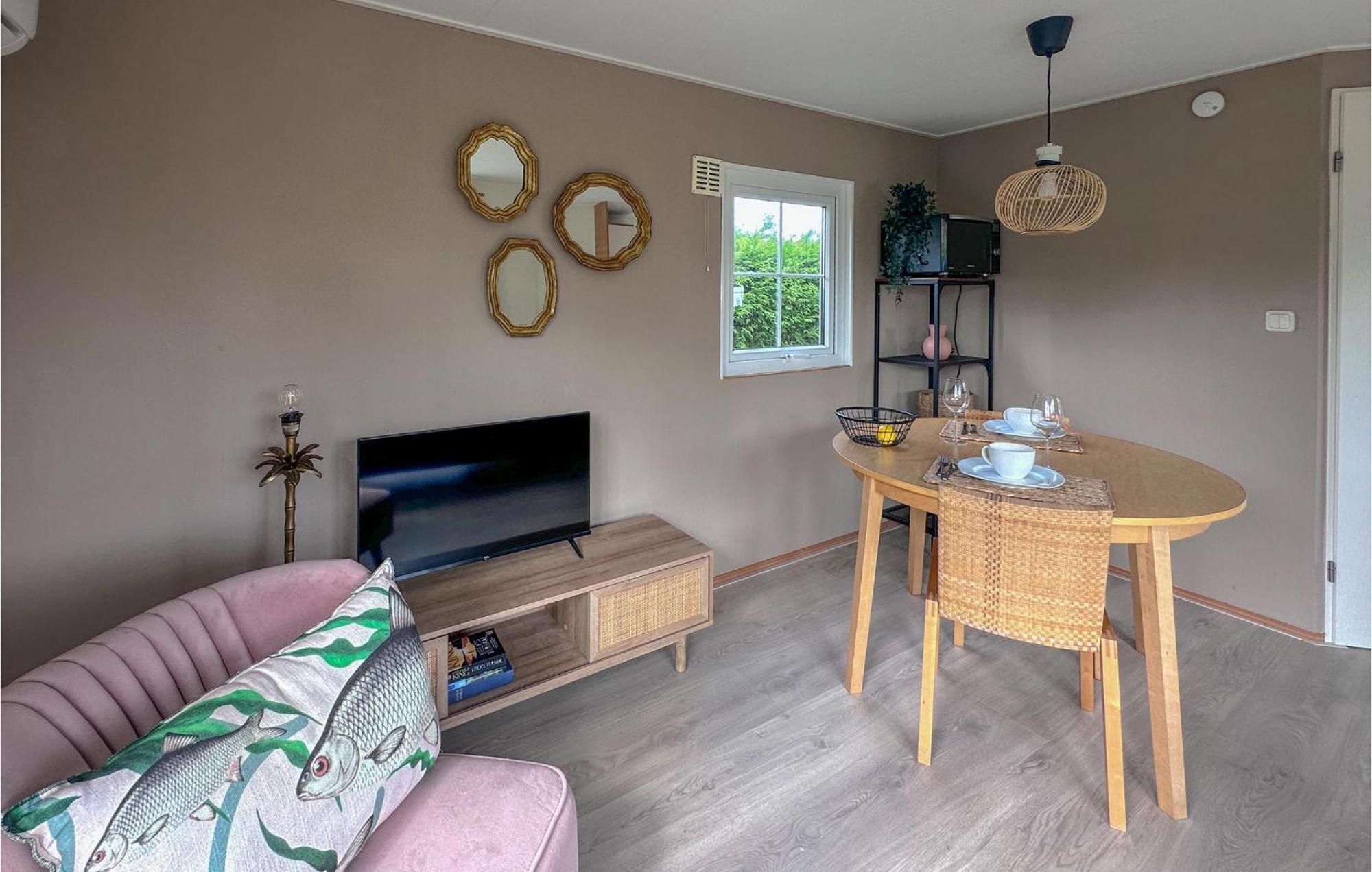 Lovely Home In Tzummarum With Wifi Екстер'єр фото