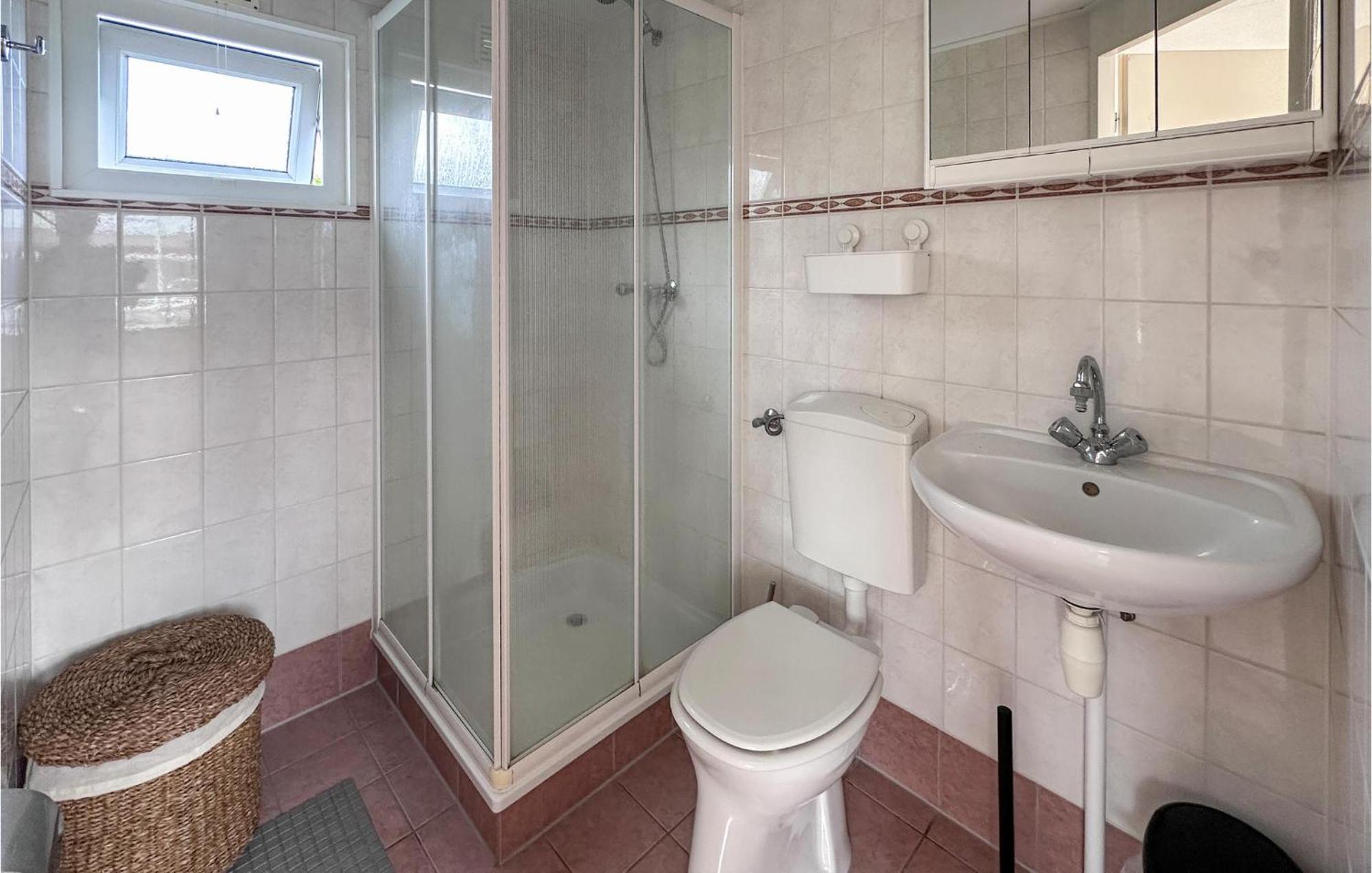 Lovely Home In Tzummarum With Wifi Екстер'єр фото